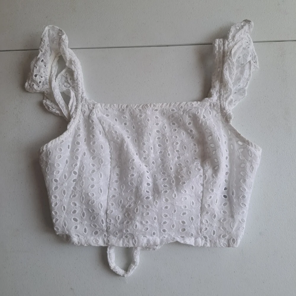 White 4 Tops Bundle - Picture 10 of 12